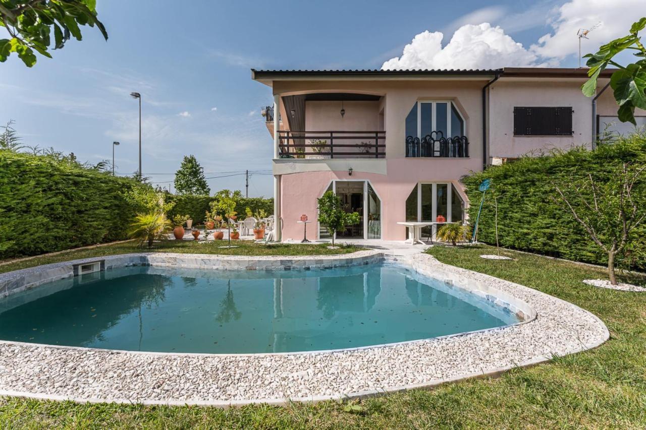 Guest H4U - Villa Garden & Pool بوفوُ جي فارزيم المظهر الخارجي الصورة